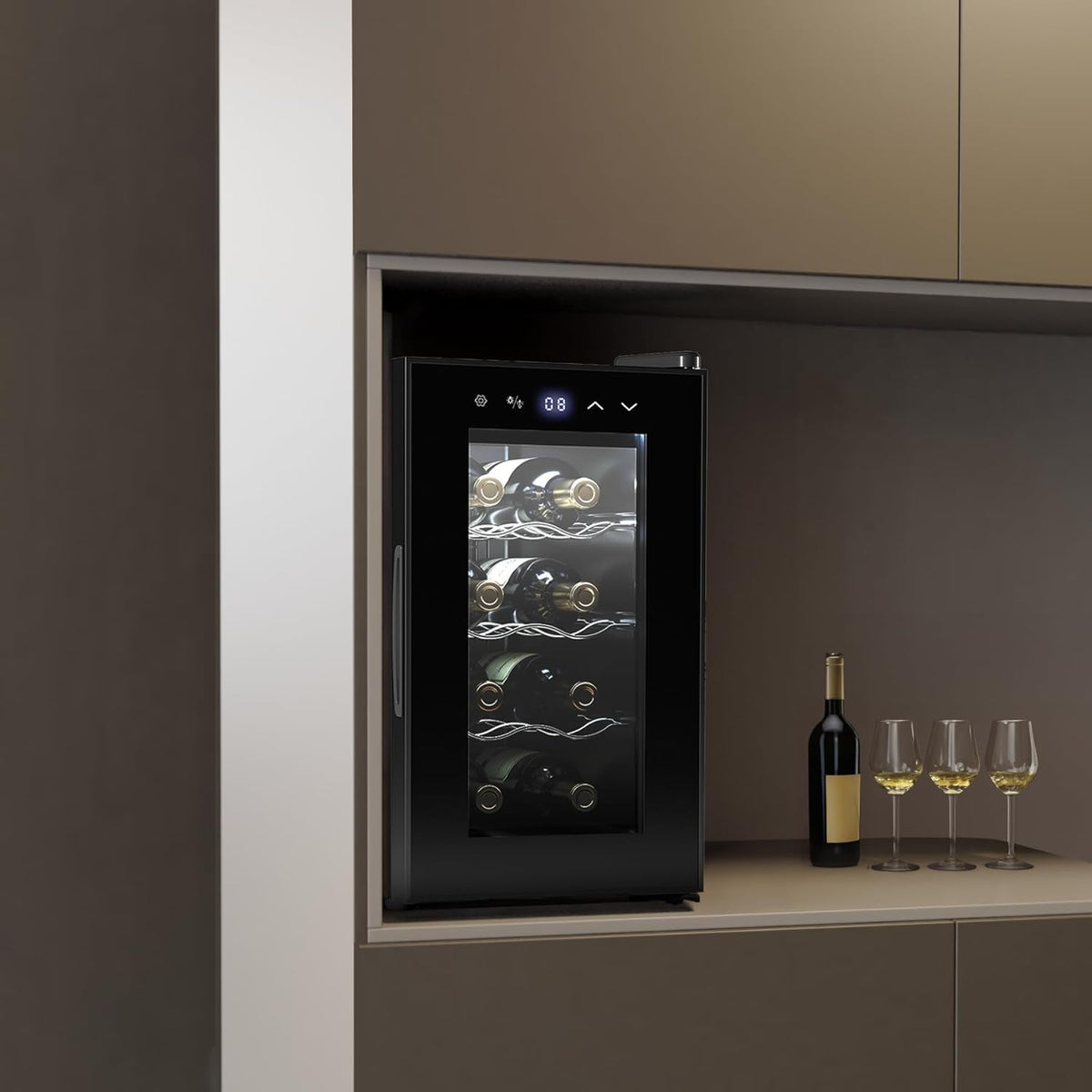Cecotec Enoteca 8 Bottiglie Bolero Grandsommelier 830 Coolcrystal, Raffreddamento termoelettrico, Temperatura regolabile tra 8-18°C, Controllo tattile e display, LED interno, Gas non nocivo.