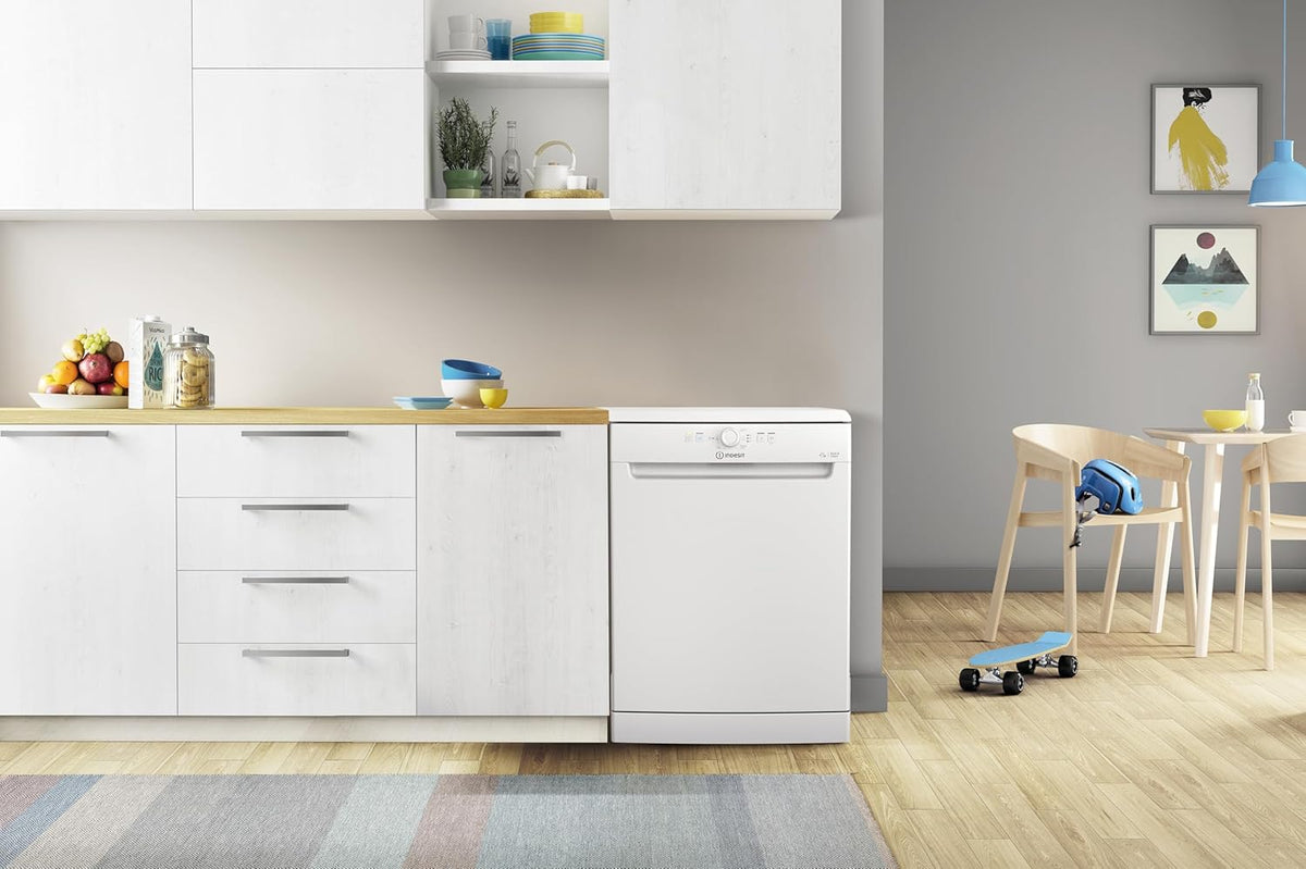 Indesit IN2FD14BNP80W, Lavastoviglie Libera Installazione Larghezza 60 cm, Profondità 59 cm, Altezza 85 cm, Lavastoviglie Esterna Con Capacità 14 coperti, Classe Energetica D