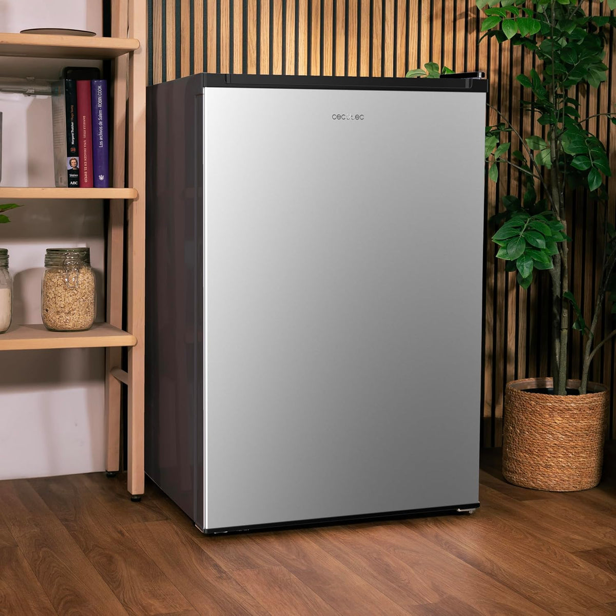 Cecotec Mini Frigo Portatile Bolero CoolMarket TT 133L Inox. Frigo Mini 133L, 83,5 cm Altezza, Porta Reversibile, Crisper Box, LED Interno, Defrost, Controllo Temperatura Meccanico